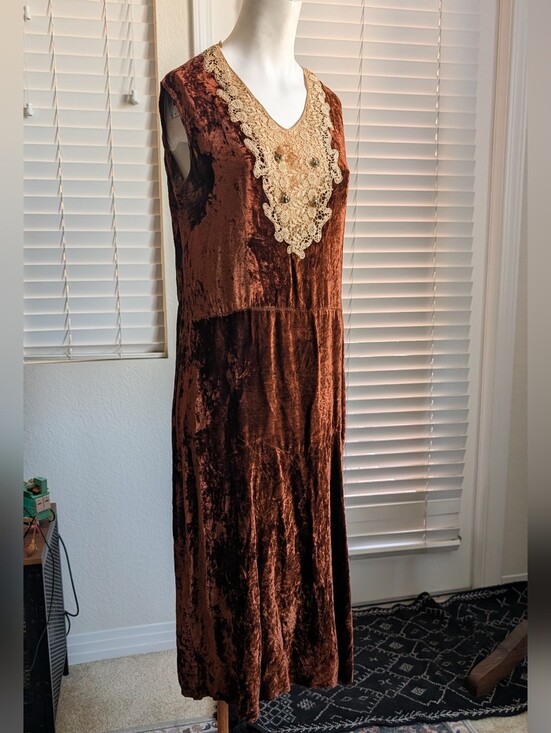 Vintage Dresses & Skirts - 1920s Velvet Dress